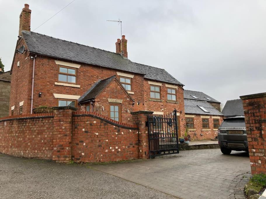 Woodbine Cottage-Part Of Alton Cottages Exterior foto
